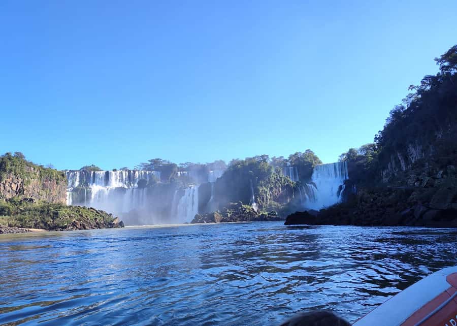 Adventure at Iguazu Falls: Safari, Bird Park, and Waterfalls - Seeing toucans and macaws at Parque das Aves