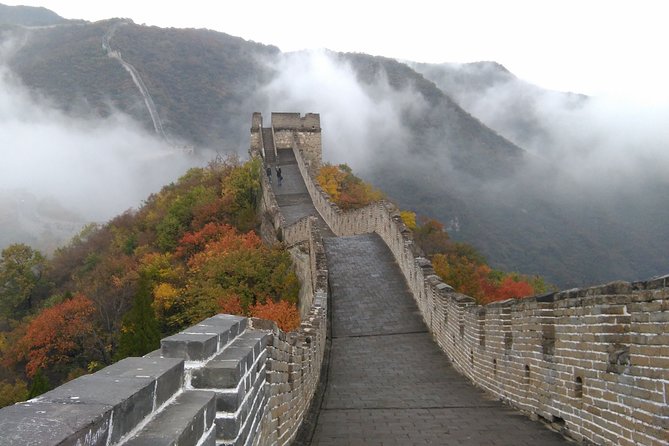 All-inclusive Day Tour: Mutianyu Great Wall & Beijing Panda Zoo with Local Lunch - Hiking the leafy Mutianyu Great Wall
