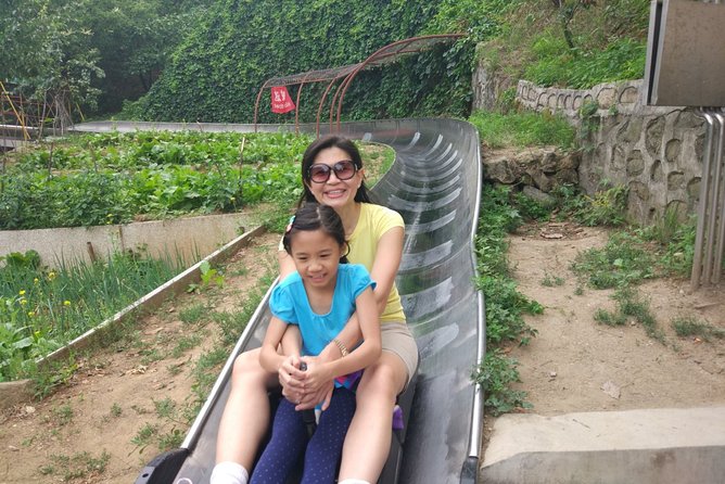 All-inclusive Day Tour: Mutianyu Great Wall & Beijing Panda Zoo with Local Lunch - The drive to Mutianyu and a local lunch