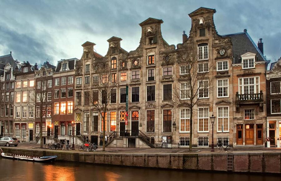 Amsterdam: Art Zoo Museum Entry Ticket in a Canal House - Key points to know before you go