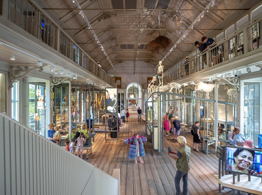 Amsterdam: ARTIS Royal Zoo and ARTIS Groote Museum Ticket - A trip to Madagascar at Kerbertterras