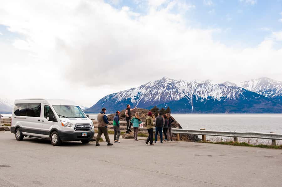 Anchorage: Scenic Tour to Wildlife Center with hotel pickup - Who should book this tour