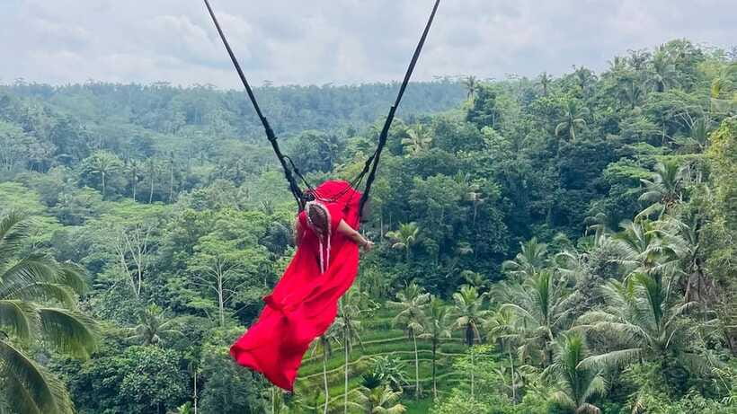 Bali: ATV Quad Bike, Monkey Forest, Jungle Swing with Lunch - The giant swing above the rice fields