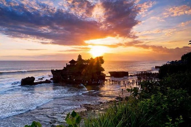 Bali Private Tour: Waterfall, Monkey forest and Tanah lot sunset - Key points at a glance