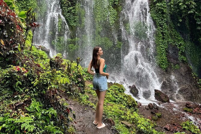 Bali Ubud Jungle Swing: Monkey Forest and Waterfall Private Tour - Lunch at D’Alas Warung