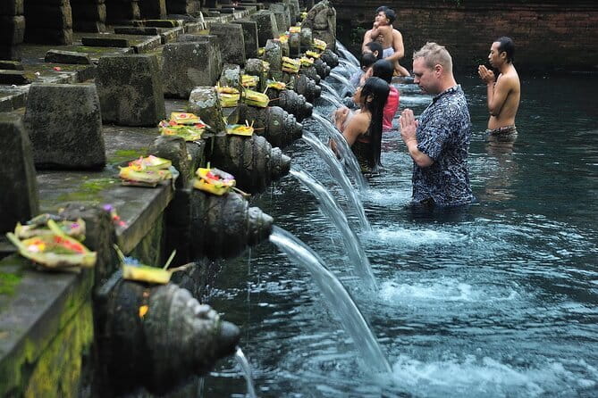 Bali Ubud Jungle Swing: Monkey Forest and Waterfall Private Tour - Taking flight at the Real Bali Swing