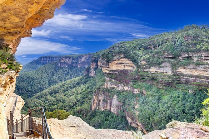 Blue Mountains Day Tour with Scenic World and Wildlife Park Entry - Leura gives you one hour to slow down