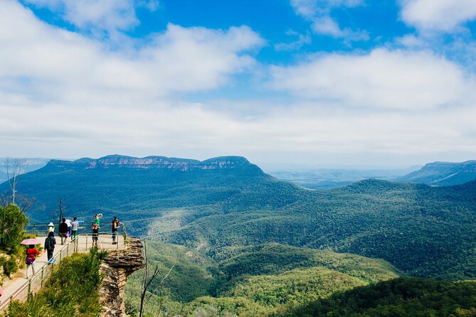 Blue Mountains Small Group Tour with Lunch, Zoo and Scenic World - Sydney Zoo begins the Australian wildlife portion