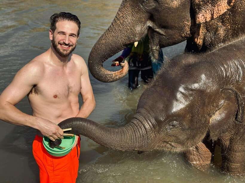 Chiang Mai: Elephant Sanctuary Feeding Program Half-Day Tour - The river stop and getting wet