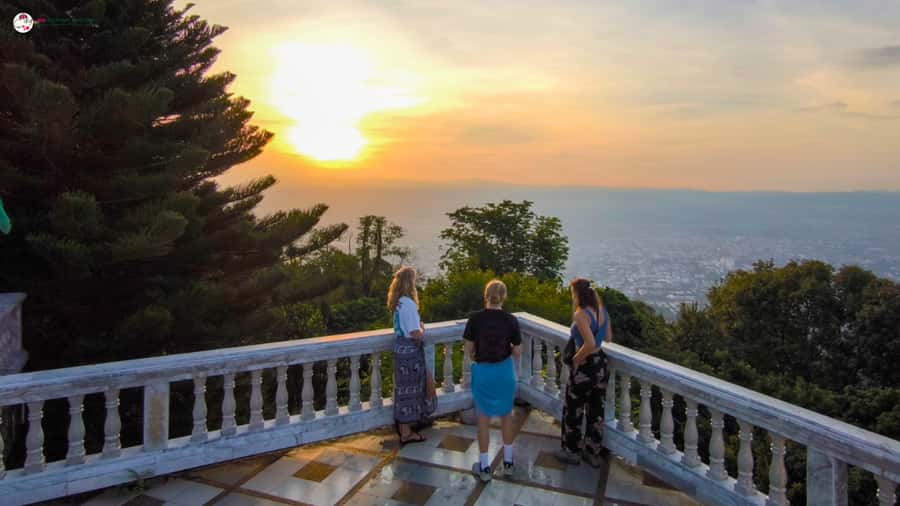 Chiang Mai: Elephant Sanctuary & Suthep Temple Sunrise View - Sunrise begins the day at Doi Suthep