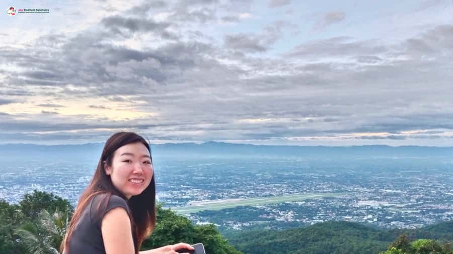 Chiang Mai: Elephant Sanctuary & Suthep Temple Sunrise View - Lunch, tea, and a hands-on Thai craft