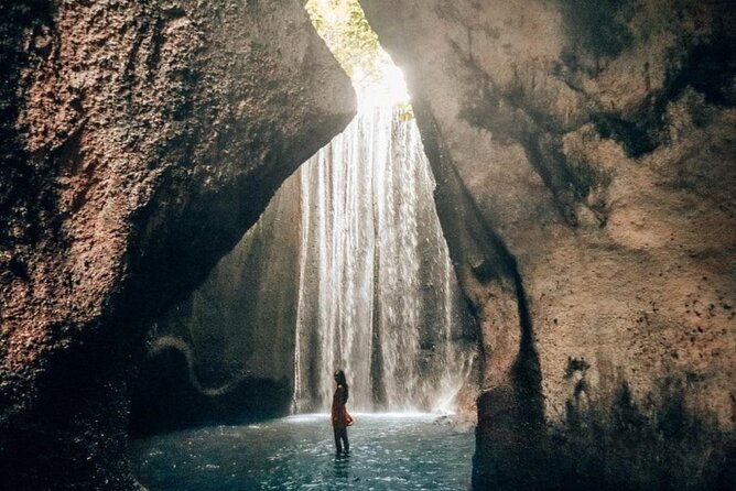 Discover the best waterfalls in Ubud and rice terraces tour - Tukad Cepung and the walk into the jungle