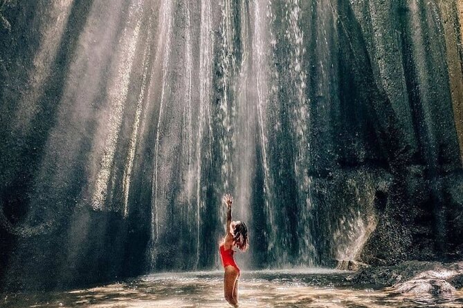 Discover the best waterfalls in Ubud and rice terraces tour - Kanto Lampo’s broad rock cascades