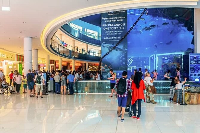 Dubai Aquarium and Underwater Zoo - What your hour can look like