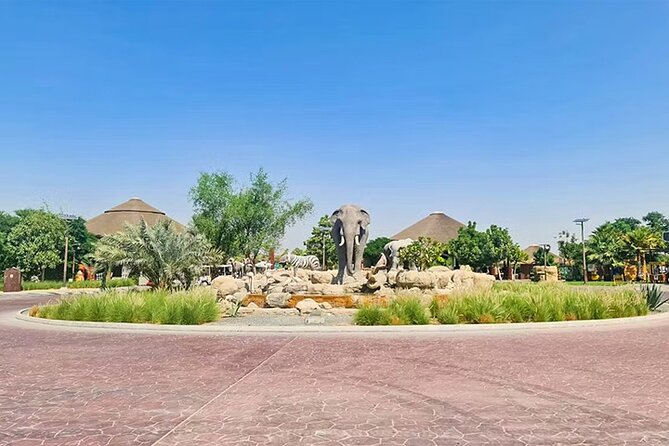 Dubai Safari Park Entry Tickets - Shows add structure to a one-to-four-hour visit