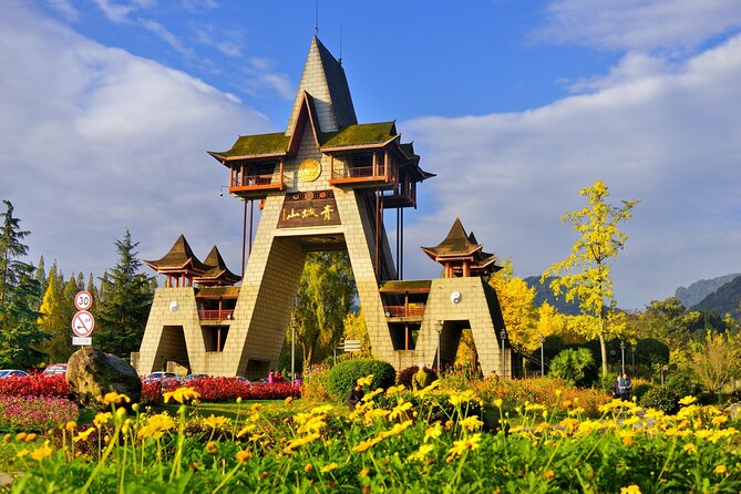 Dujiangyan Irrigation System and Panda Base Day tour - Zhongshuge, China’s eye-catching bookstore