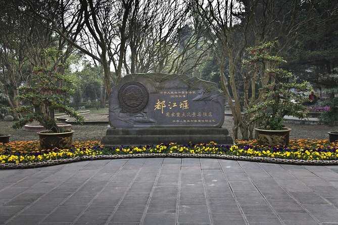 Dujiangyan Irrigation System and Panda Base Day tour - What the $238 price really covers