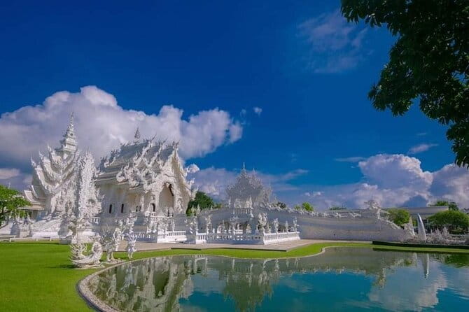 Elephant Sanctuary, Wat Ban Den & Sticky Waterfall - The guides and the small-group feel