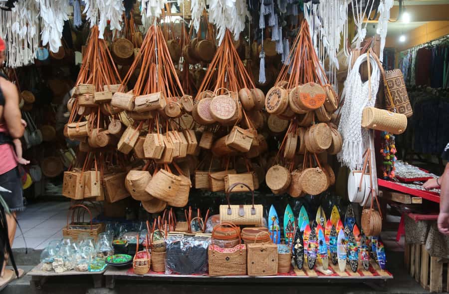 From Bali: Saraswati Temple, Monkey Forest, Ubud Waterfalls - Saraswati Temple and Ubud Palace: two short cultural stops