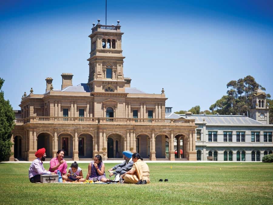 From Melbourne: Werribee Open Range Zoo & Werribee Mansion - Why this makes a good Melbourne day trip