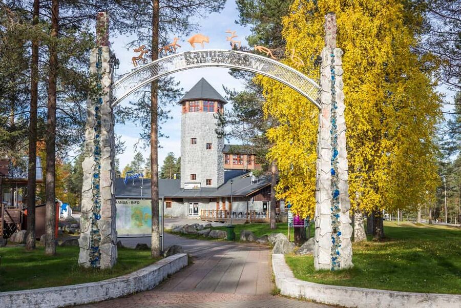 From Rovaniemi: Visit Wildlife Park in Ranua - Why Ranua makes a good Arctic wildlife outing