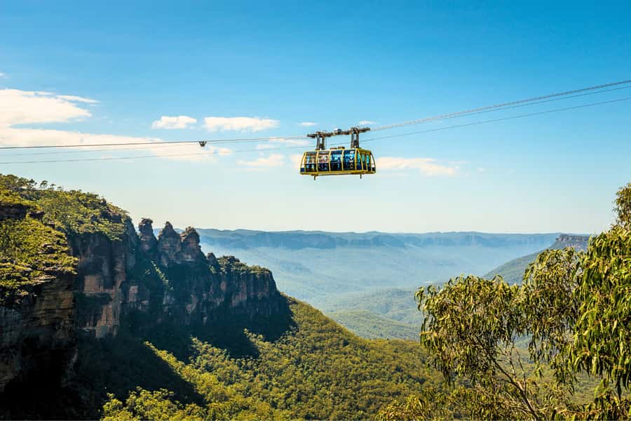 From Sydney: Blue Mountains, Scenic Railway, & Sydney Zoo - A break in Leura for food and browsing