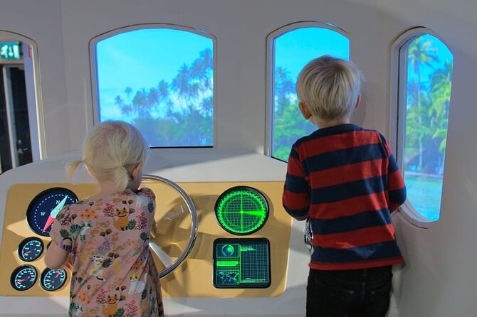 Gothenburg Universeum Ticket - Aquarium, Science, Wildlife, Zoo - Try the lab activities instead of only looking