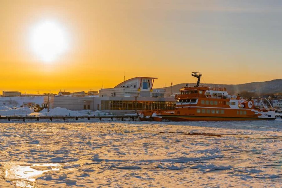 Hokkaido Asahiyama Zoo, Icebreaker GARINKO GO Sunset Tour - Why the icebreaker makes this long day worthwhile