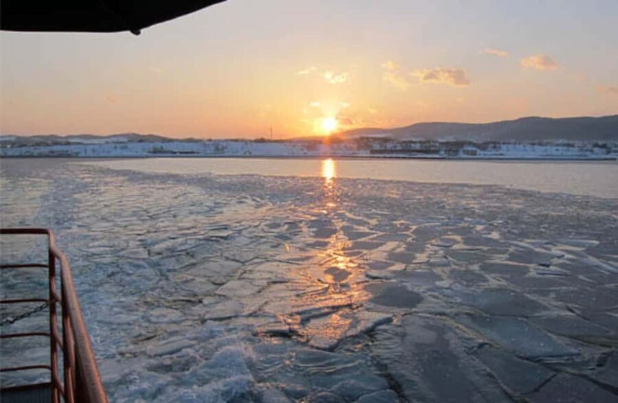 Hokkaido Asahiyama Zoo, Icebreaker GARINKO GO Sunset Tour - A short roadside pause at Kaori no Sato Takinoue