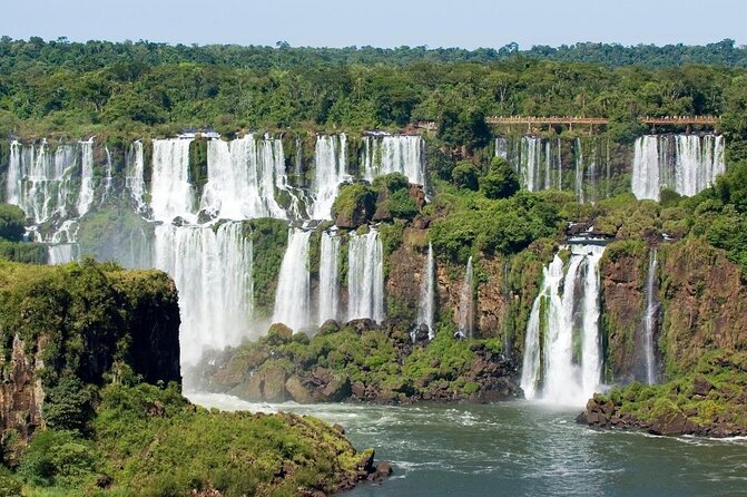 Iguassu Falls Brazilian Side: Macuco Safari, Helicopter Flight and Bird Park - The Brazilian-side walkways and the power of the falls