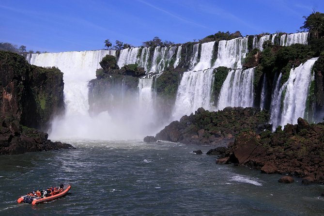 Iguassu Falls Brazilian Side: Macuco Safari, Helicopter Flight and Bird Park - The helicopter flight: a quick view with a big payoff