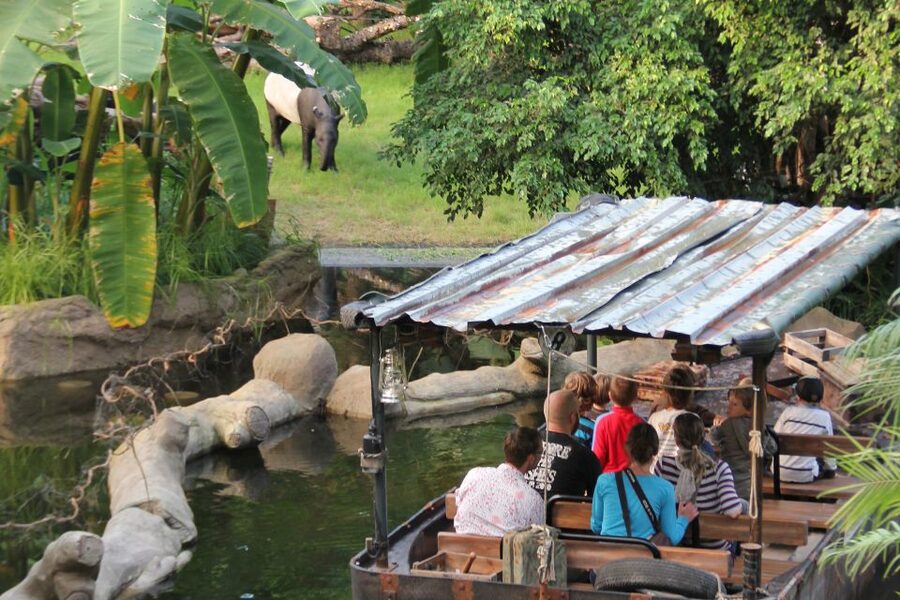 Leipzig: 1-Day Hop-On Hop-Off Bus and Leipzig Zoo Ticket - What the 13-stop city ride gives you