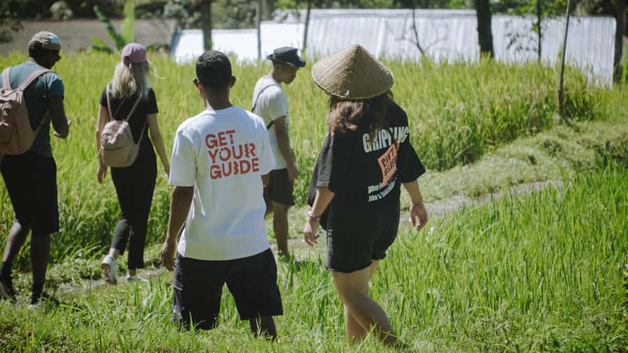 Lombok: Tetebatu Walk, Waterfall, Monkey Forest & Cooking - Guides make the difference