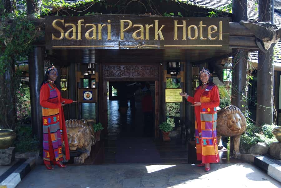 Nairobi: Cabaret Show with Dinner at Safari Park Hotel - A Kenyan dinner show with a clear rhythm
