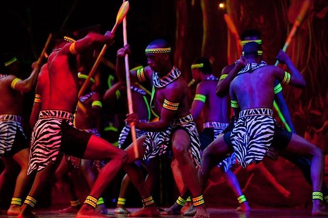 Nairobi Nightlife and Safari Park Hotel Dinner Experience - The 9 p.m. acrobatic and dance performance