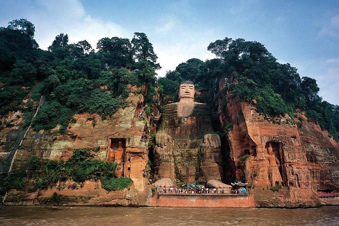One Day Trip to Chengdu Panda Base and Leshan Buddha Tour - Key points to know before booking
