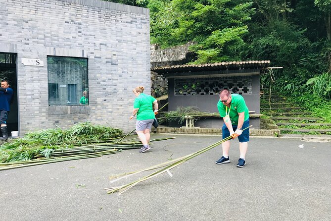Panda Volunteer expperience in Dujiangyan or Wolong Panda Base - Lunch and the slower middle of the day