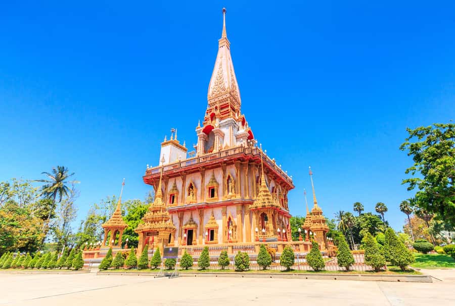 Phuket: Phuket Elephant Sanctuary, Wat Chalong & more - Wat Chalong’s bright Buddhist details
