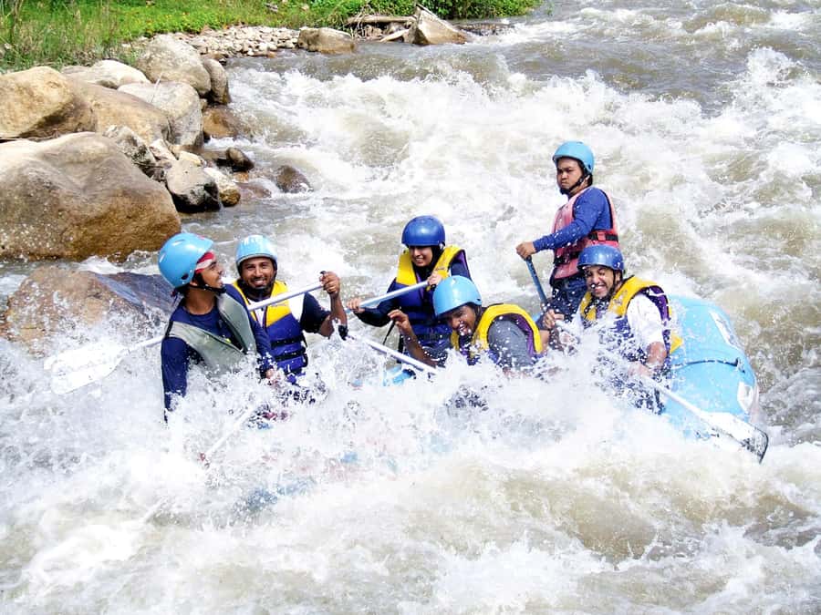 Phuket: White Water Rafting, Zipline, and Elephant Sanctuary - Rafting the 5-kilometer Song Phraek River