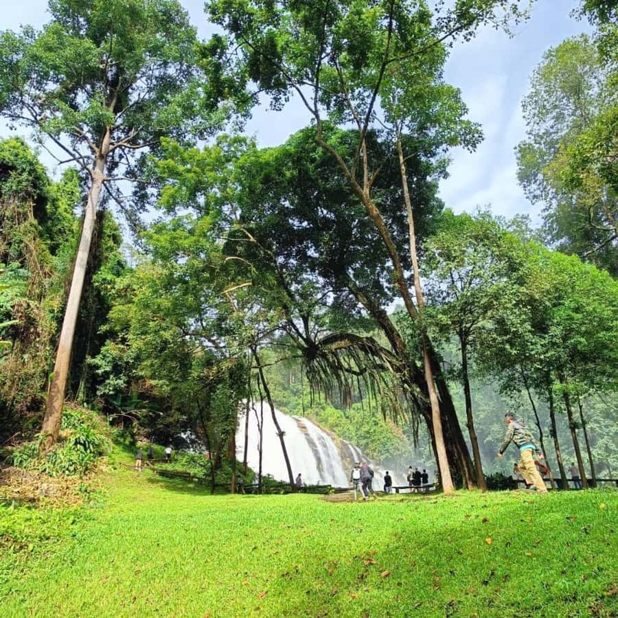 Private Doi Inthanon, Nature Trail, Wat Phra That Doi Kham - Wat Phra That Doi Kham adds an ancient temple and city views