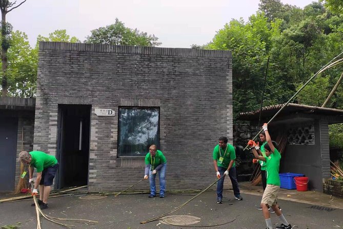Private Dujiangyan Panda Base Panda Rescue Center Volunteer for a Day - The afternoon work and conservation lesson