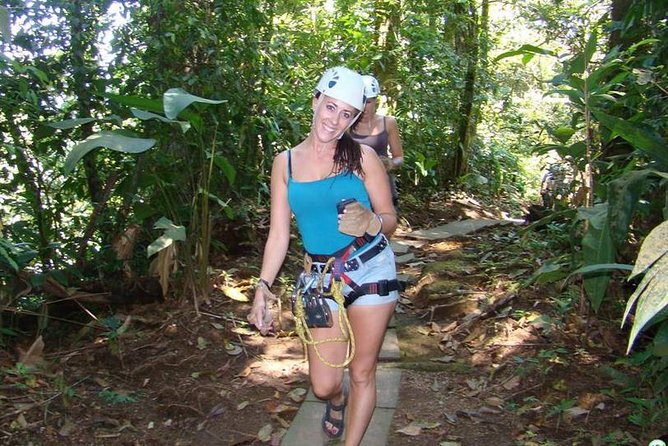 Private Full-Day Mindo Cloud Forest,Butterfly Farm, Chocolate Tour bird watching - Yumbos Chocolate and the best indoor stop