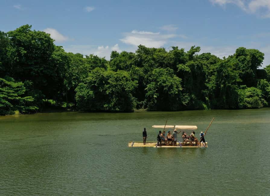 Punta Cana: Xploration Animal Park Bus Tour with Encounters - Who should book this experience