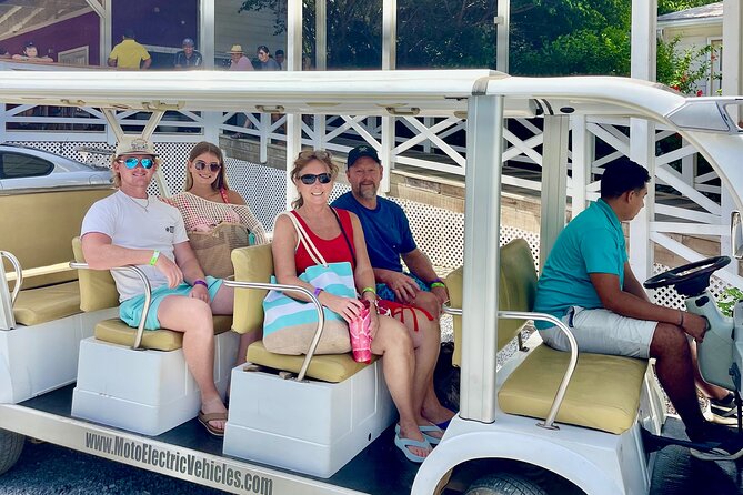 Roatán Private Snorkeling, Wildlife Park, and West Bay Beach - How the Private Format Changes the Day