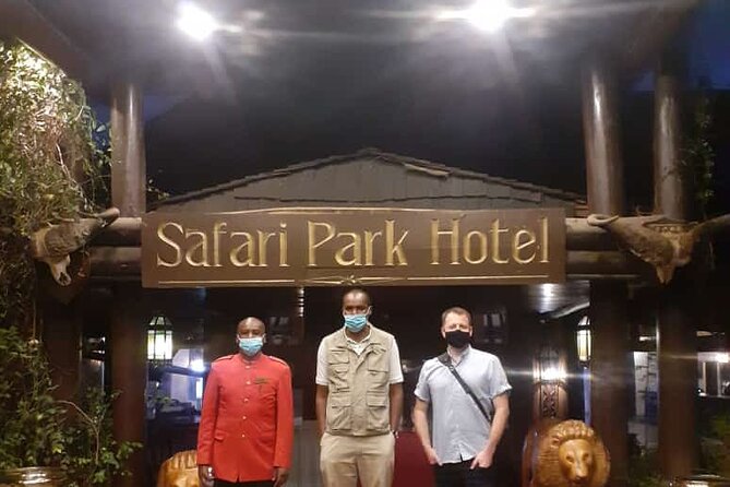 Safari Park Dinner with Safari Cats Dance Show - My take on the food and entertainment balance