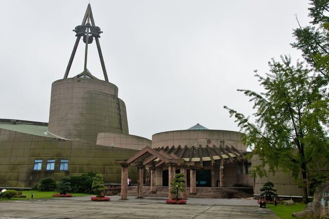 Sanxingdui Museum+Chengdu Panda Base or Jinsha Site Tour - Morning at Chengdu Panda Base