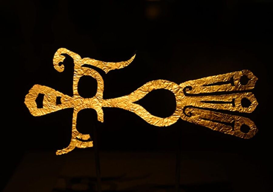 Sanxingdui Museum Small Group Tour with Optional Panda Base - What the guide adds to the museum visit