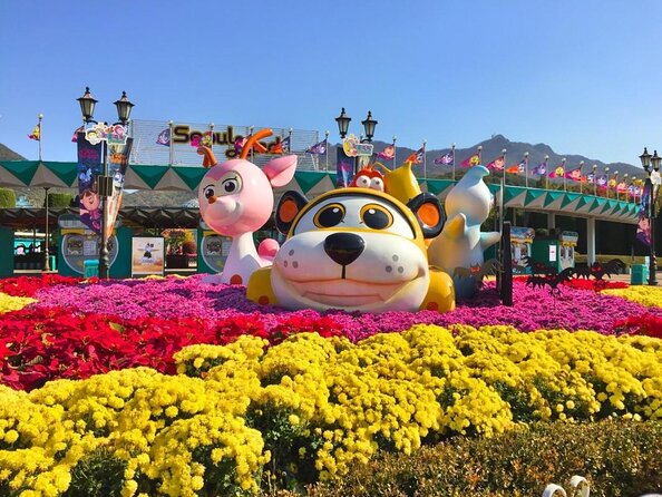 Seoulland & Seoul Zoo Discount Ticket(서울랜드+동물원 패키지 <em>외국인전용) – Key points at a glance’ /></p>
<ul>
<li><strong>Two attractions in one ticket:</strong> Visit Seoul Land and Seoul Zoo within the Seoul Grand Park complex.</li>
<li><strong>A short subway ride from Seoul:</strong> Take Line 4 to Seoul Grand Park Station, then allow about 20 minutes to walk from Exit 2.</li>
<li><strong>More than 40 rides and attractions:</strong> Choose from coasters, family rides, a carousel, and other amusement facilities.</li>
<li><strong>A zoo with serious scale:</strong> Seoul Zoo covers a large part of Seoul Grand Park and houses nearly 3,000 animals from about 350 species.</li>
<li><strong>Seasonal events change the mood:</strong> Spring flowers, summer water activities, autumn busking, and winter snow attractions give repeat visits a different feel.</li>
<li><strong>Budget for extras:</strong> Coin-operated rides, special exhibitions, and the elephant train are not included.</li>
</ul>
<h2>Why this pairing works near Seoul Grand Park</h2>
<p><img width="669" height="446" decoding="async" src=