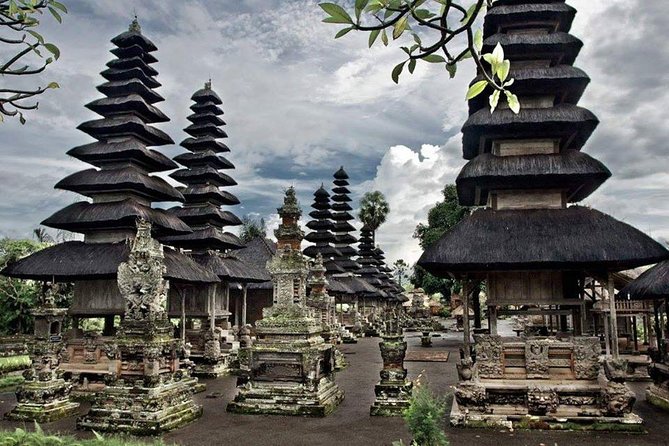 Tanah Lot Sunset and Monkey Forest Tour. - Traffic, meals, and the real length of the day