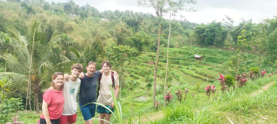 Tetebatu: Waterfalls, Spices, Rice Terrace, Monkey forest - Searching the monkey forest for black monkeys